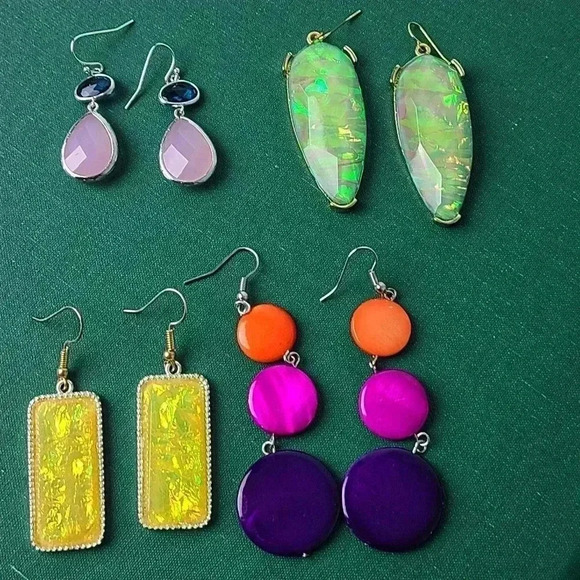 Gold tone opal like drop earrings - Picture 14 of 14